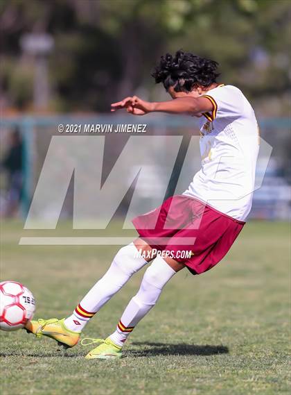 Thumbnail 3 in Royal vs Simi Valley photogallery.