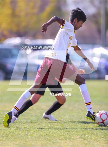 Thumbnail 3 in Royal vs Simi Valley photogallery.