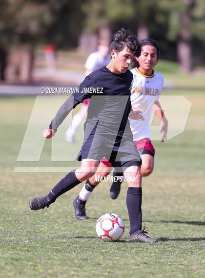 Thumbnail 1 in Royal vs Simi Valley photogallery.