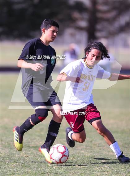 Thumbnail 3 in Royal vs Simi Valley photogallery.