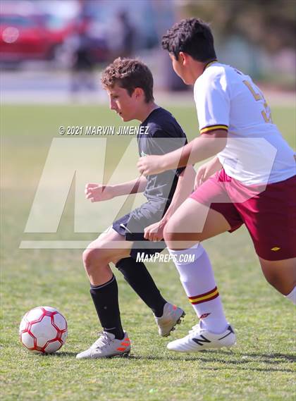 Thumbnail 2 in Royal vs Simi Valley photogallery.