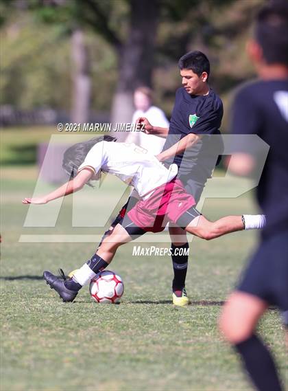 Thumbnail 3 in Royal vs Simi Valley photogallery.