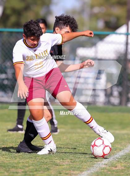 Thumbnail 1 in Royal vs Simi Valley photogallery.