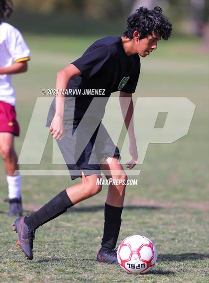 Thumbnail 2 in Royal vs Simi Valley photogallery.
