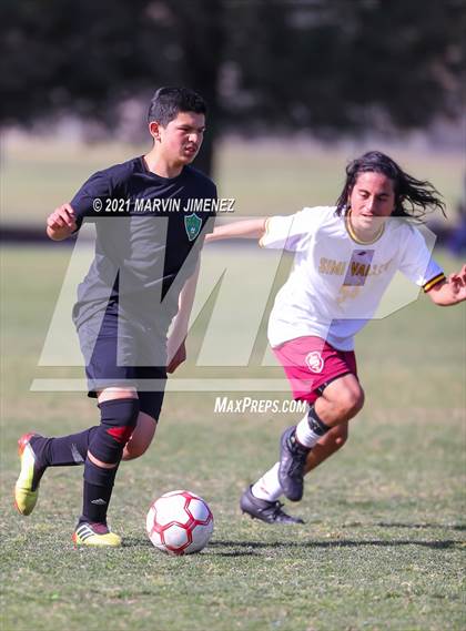 Thumbnail 2 in Royal vs Simi Valley photogallery.