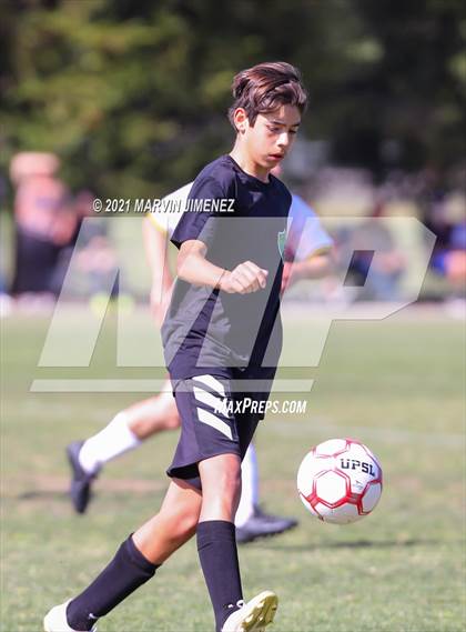 Thumbnail 2 in Royal vs Simi Valley photogallery.