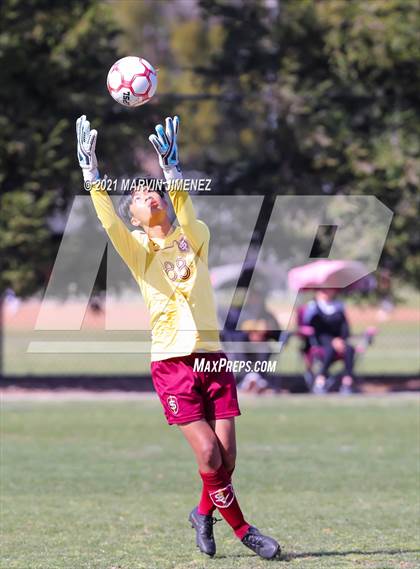 Thumbnail 2 in Royal vs Simi Valley photogallery.