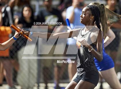 Thumbnail 1 in FHSAA 3A Region 1 (4 x 400 Meter) photogallery.
