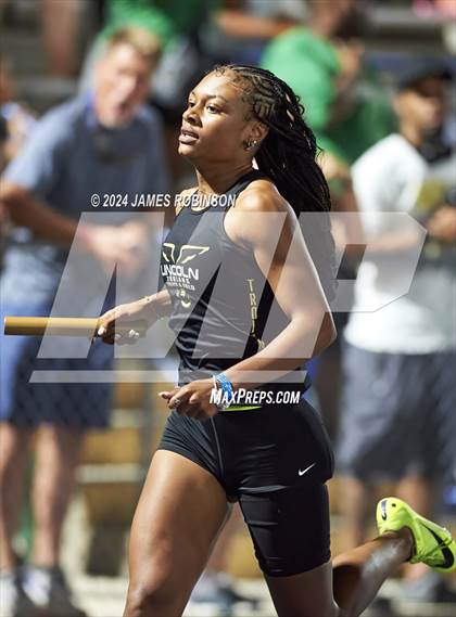 Thumbnail 3 in FHSAA 3A Region 1 (4 x 400 Meter) photogallery.