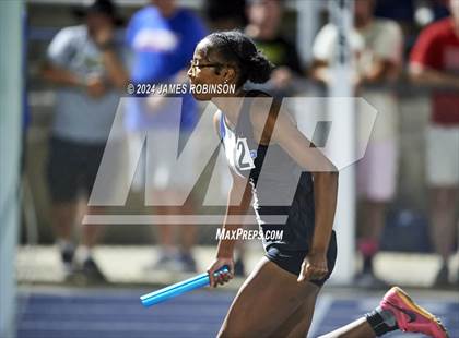Thumbnail 1 in FHSAA 3A Region 1 (4 x 400 Meter) photogallery.