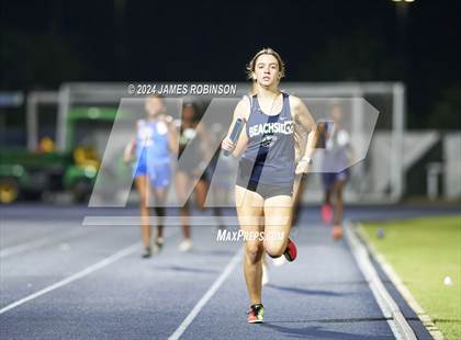 Thumbnail 1 in FHSAA 3A Region 1 (4 x 400 Meter) photogallery.