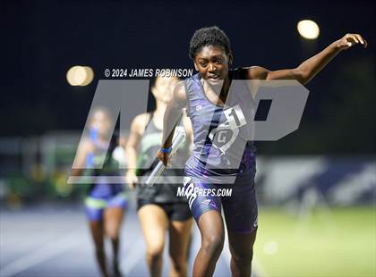 Thumbnail 2 in FHSAA 3A Region 1 (4 x 400 Meter) photogallery.
