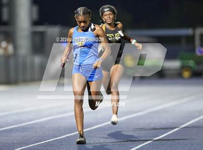 Thumbnail 3 in FHSAA 3A Region 1 (4 x 400 Meter) photogallery.