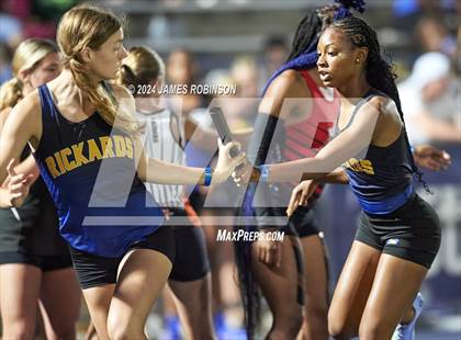 Thumbnail 2 in FHSAA 3A Region 1 (4 x 400 Meter) photogallery.