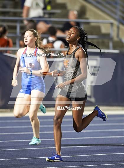 Thumbnail 3 in FHSAA 3A Region 1 (4 x 400 Meter) photogallery.