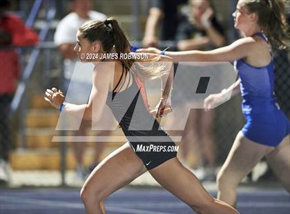 Thumbnail 3 in FHSAA 3A Region 1 (4 x 400 Meter) photogallery.