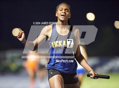 Thumbnail 2 in FHSAA 3A Region 1 (4 x 400 Meter) photogallery.