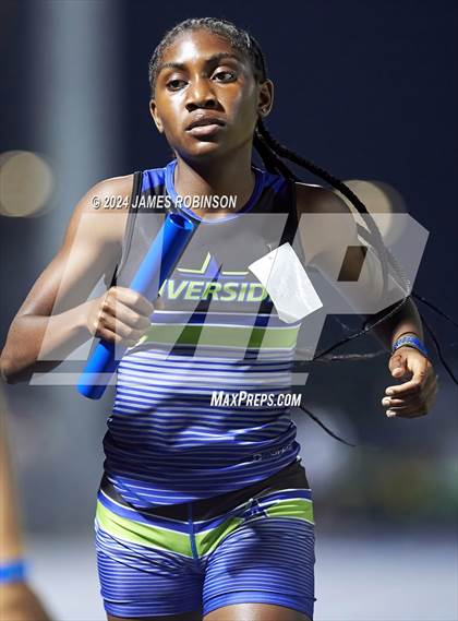 Thumbnail 2 in FHSAA 3A Region 1 (4 x 400 Meter) photogallery.