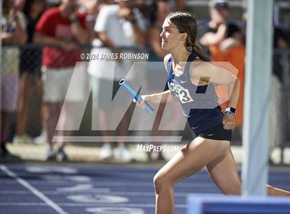 Thumbnail 1 in FHSAA 3A Region 1 (4 x 400 Meter) photogallery.