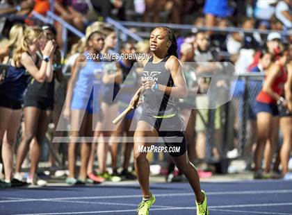 Thumbnail 2 in FHSAA 3A Region 1 (4 x 400 Meter) photogallery.