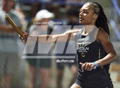 Thumbnail 3 in FHSAA 3A Region 1 (4 x 400 Meter) photogallery.
