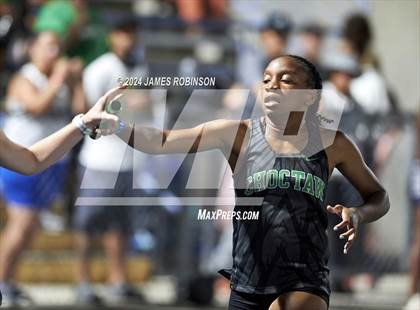 Thumbnail 1 in FHSAA 3A Region 1 (4 x 400 Meter) photogallery.