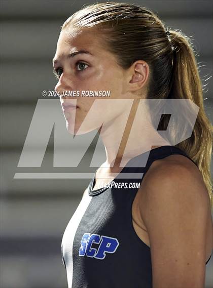 Thumbnail 1 in FHSAA 3A Region 1 (4 x 400 Meter) photogallery.