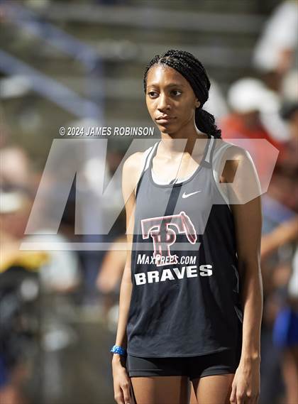 Thumbnail 1 in FHSAA 3A Region 1 (4 x 400 Meter) photogallery.
