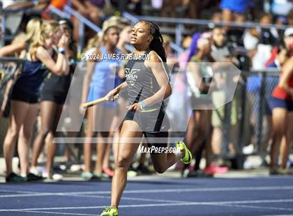 Thumbnail 1 in FHSAA 3A Region 1 (4 x 400 Meter) photogallery.