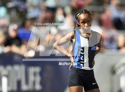 Thumbnail 2 in FHSAA 3A Region 1 (4 x 400 Meter) photogallery.