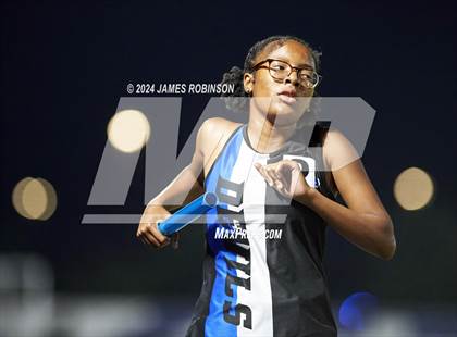 Thumbnail 1 in FHSAA 3A Region 1 (4 x 400 Meter) photogallery.