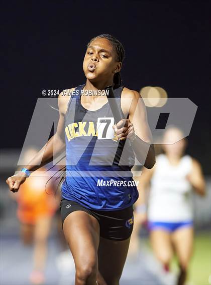 Thumbnail 1 in FHSAA 3A Region 1 (4 x 400 Meter) photogallery.