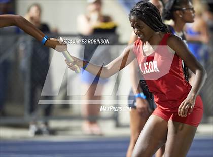 Thumbnail 2 in FHSAA 3A Region 1 (4 x 400 Meter) photogallery.