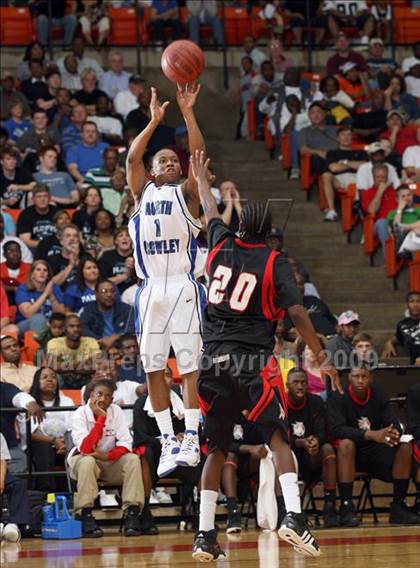 Thumbnail 2 in North Crowley @ Cedar Hill (Texas 5A Region 1 Semifinal) photogallery.