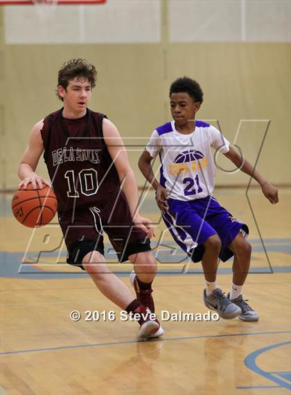 Thumbnail 3 in Edna Karr vs De La Salle (Country Day Freshman Tournament) photogallery.
