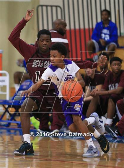 Thumbnail 2 in Edna Karr vs De La Salle (Country Day Freshman Tournament) photogallery.