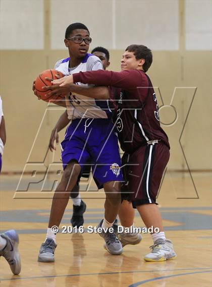 Thumbnail 3 in Edna Karr vs De La Salle (Country Day Freshman Tournament) photogallery.