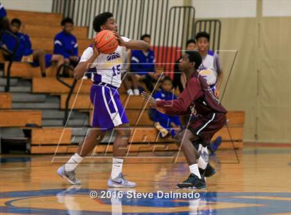 Thumbnail 3 in Edna Karr vs De La Salle (Country Day Freshman Tournament) photogallery.