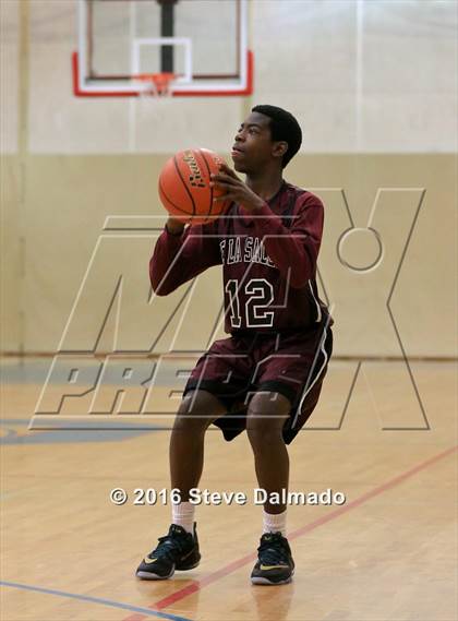 Thumbnail 1 in Edna Karr vs De La Salle (Country Day Freshman Tournament) photogallery.