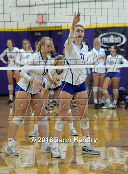 Thumbnail 1 in St. Ignatius vs. Edison (Durango Fall Classic) photogallery.