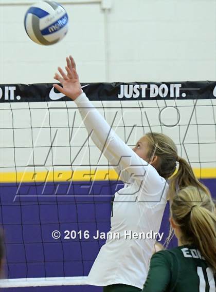 Thumbnail 1 in St. Ignatius vs. Edison (Durango Fall Classic) photogallery.