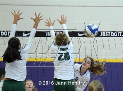 Thumbnail 3 in St. Ignatius vs. Edison (Durango Fall Classic) photogallery.