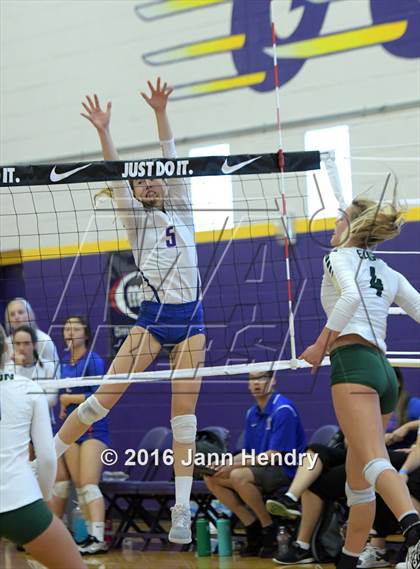 Thumbnail 3 in St. Ignatius vs. Edison (Durango Fall Classic) photogallery.