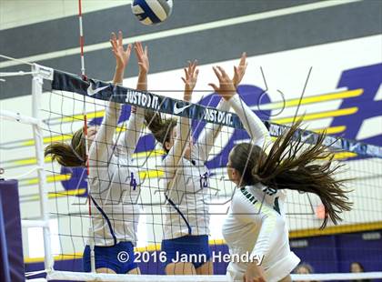 Thumbnail 2 in St. Ignatius vs. Edison (Durango Fall Classic) photogallery.