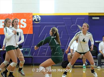 Thumbnail 3 in St. Ignatius vs. Edison (Durango Fall Classic) photogallery.