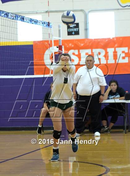 Thumbnail 1 in St. Ignatius vs. Edison (Durango Fall Classic) photogallery.