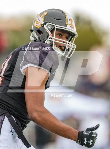 Thumbnail 2 in Orange Lutheran @ JSerra Catholic photogallery.