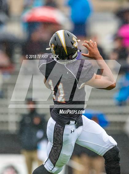 Thumbnail 2 in Orange Lutheran @ JSerra Catholic photogallery.