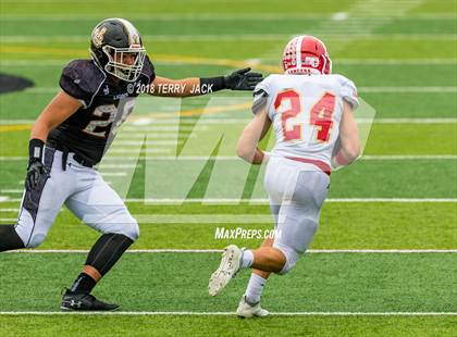 Thumbnail 3 in Orange Lutheran @ JSerra Catholic photogallery.