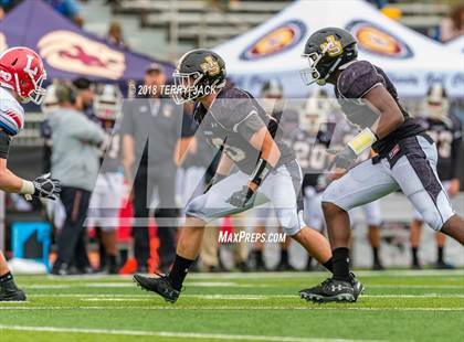 Thumbnail 3 in Orange Lutheran @ JSerra Catholic photogallery.